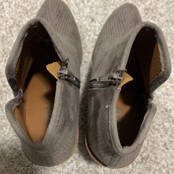 Soda perforated ankle boots - Picture 5 of 7